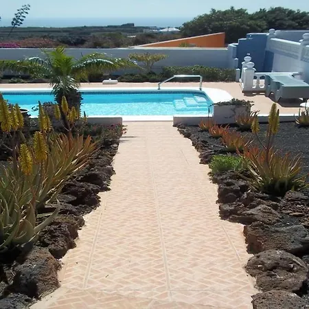 Sleeps 9 Pool Wifi *