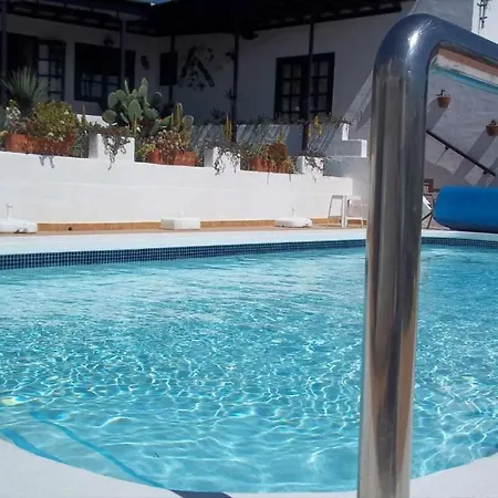 Sleeps 9 Pool Wifi